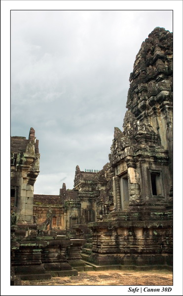 2006 - 07 - Temple angkor - Bantea Samre 21